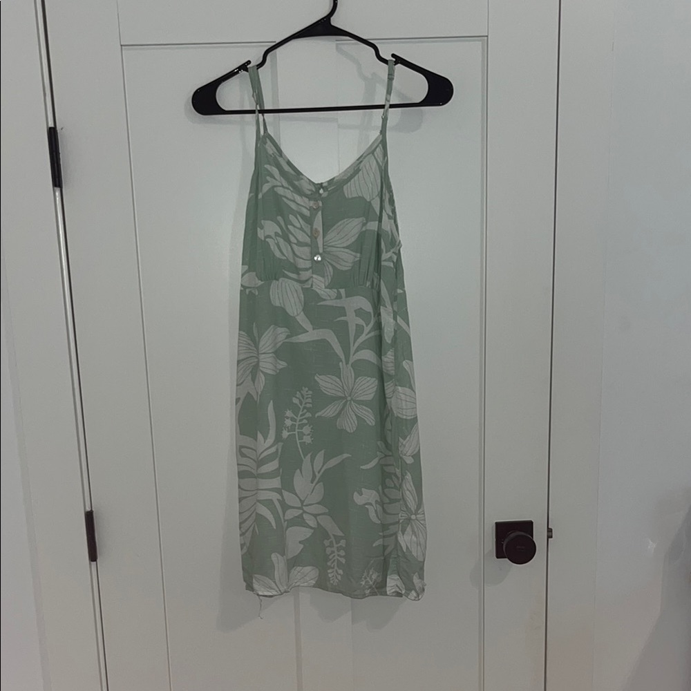 Green and White Sleeveless Spaghetti Strap Sundress